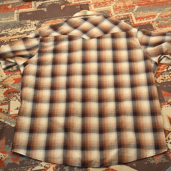 Wrangler® Men's Regular Fit Short Sleeve Western Shirt, Size XL - Picture 6 of 8